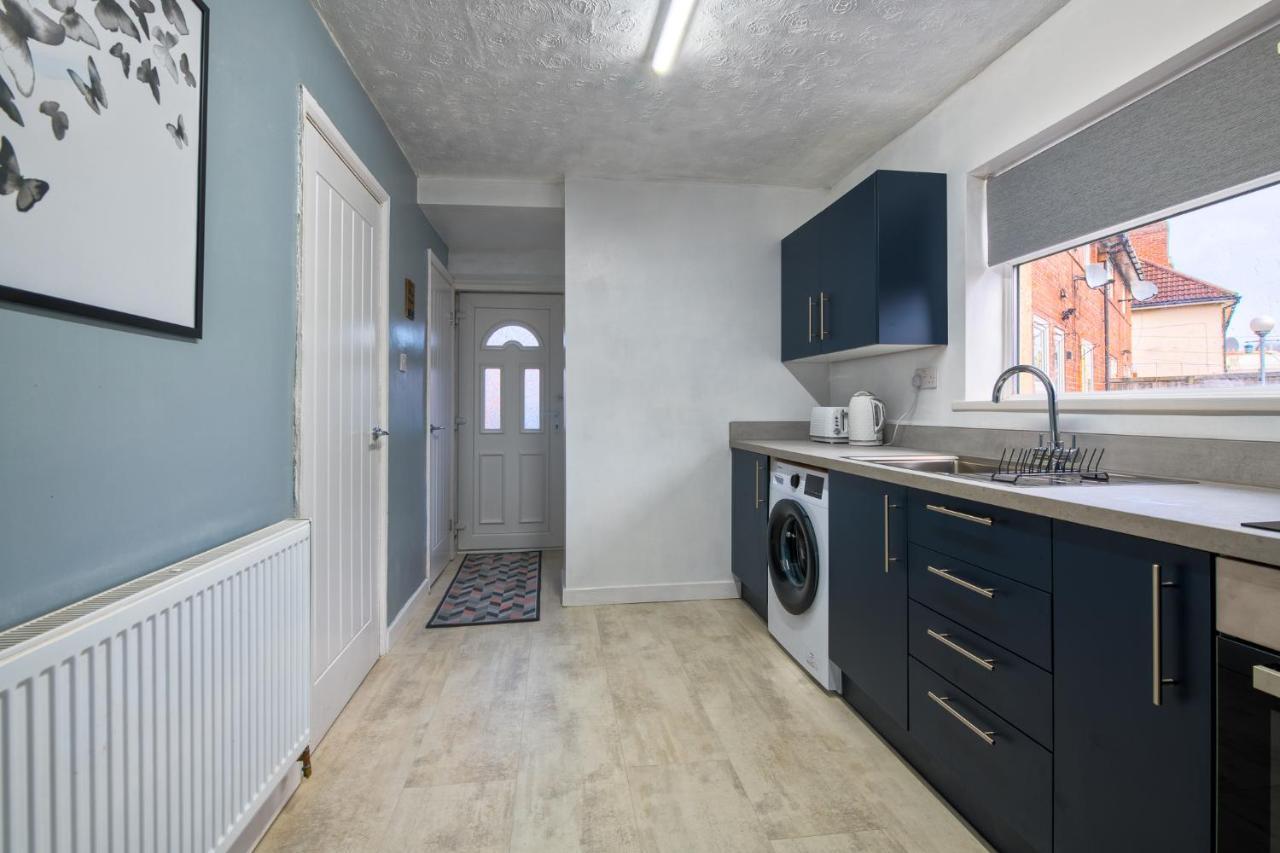 Rookwood House - Spacious Home With Free Parking - Short Stay Leeds Leeds  Eksteriør billede