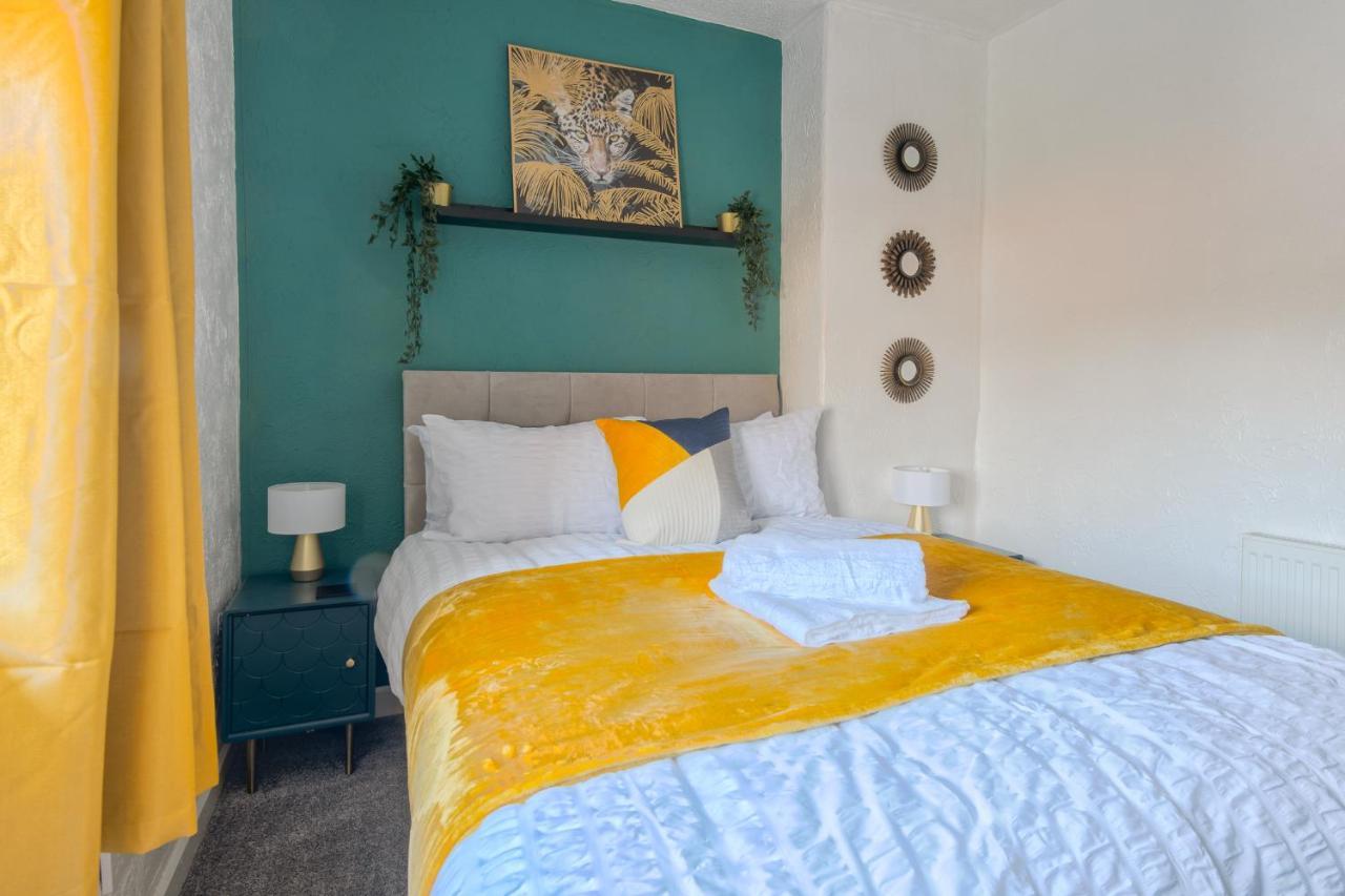 Rookwood House - Spacious Home With Free Parking - Short Stay Leeds Leeds  Eksteriør billede